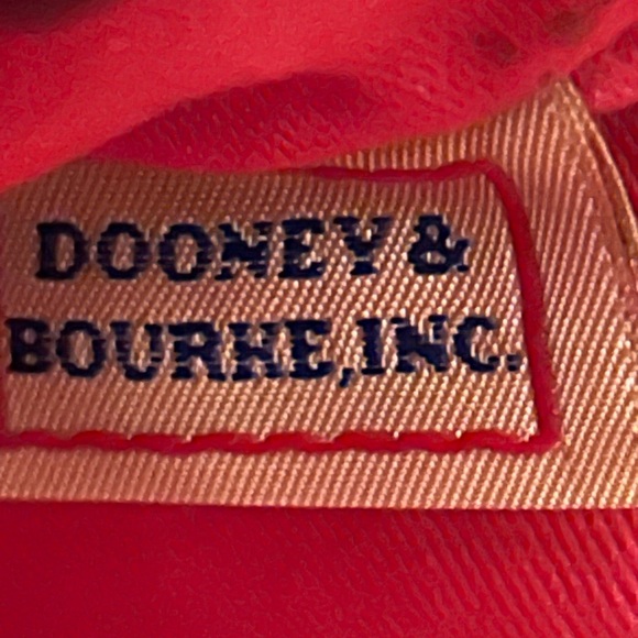 Dooney & Bourke Chevron Large Slim Chevron Wristlet Approx. 8x5 - Picture 12 of 14